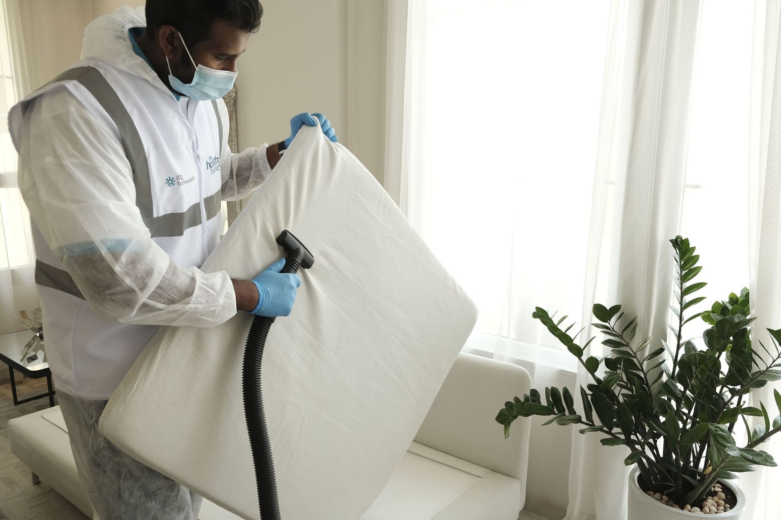 Colchão limpo: como higienizar sem tirar da cama