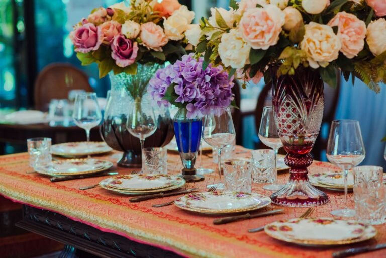 Mesa de jantar: 7 ideias de decoração que funcionam no dia a dia