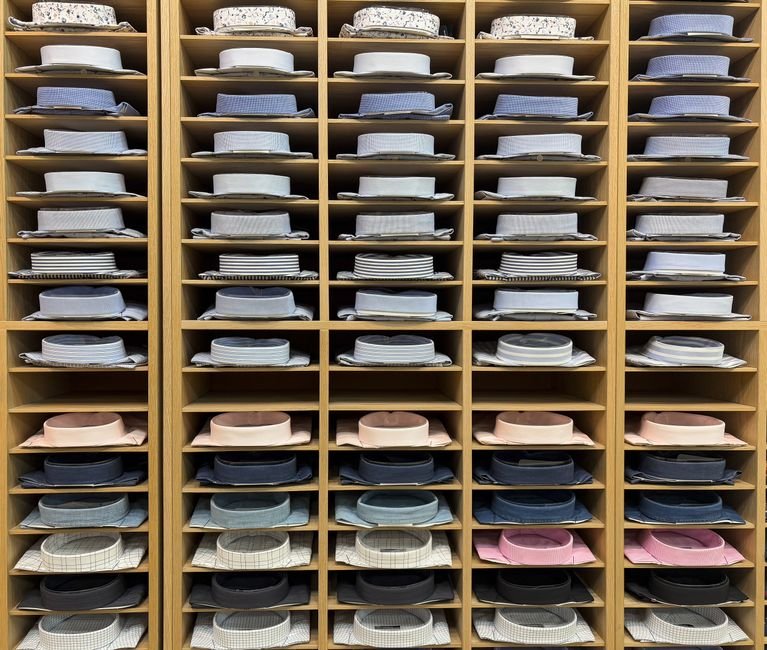 Categoria por categoria: camisetas, calças, vestidos e casacos