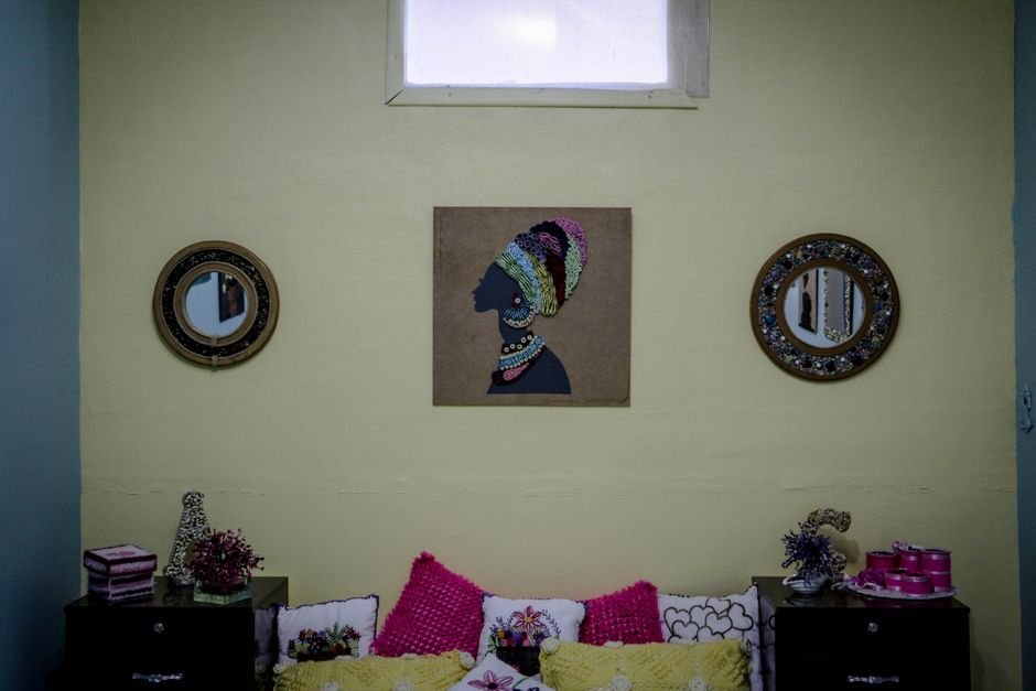 Composição de quadros e espelhos