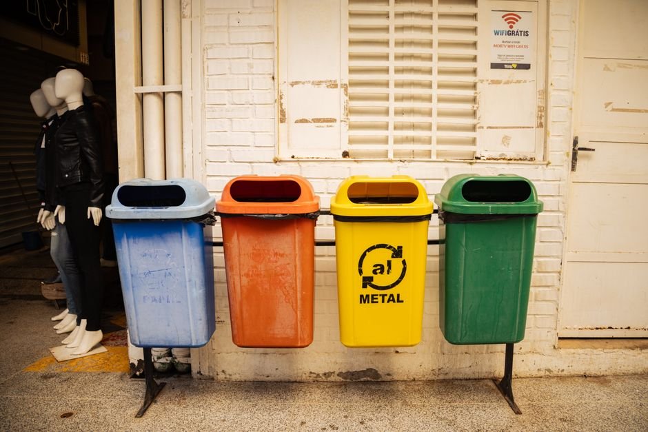 Dispenser duplo para reciclagem