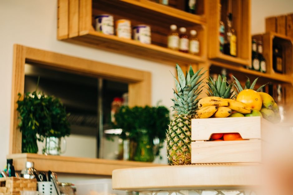 Fruteira reaproveitando caixote de feira