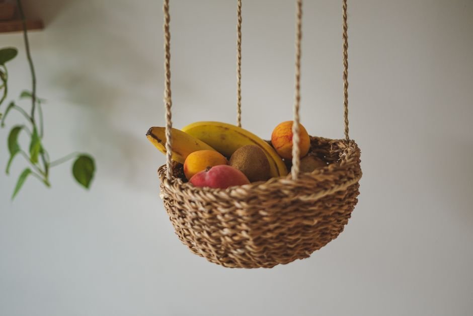 Fruteira suspensa de macramê