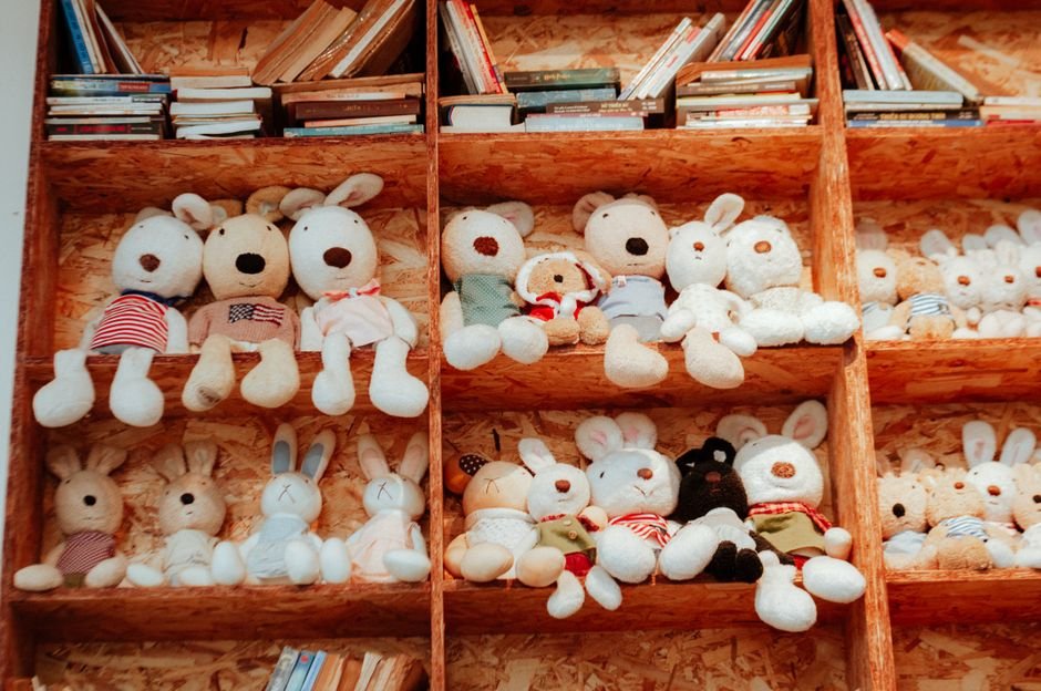 Inspirações de organização para quartos pequenos