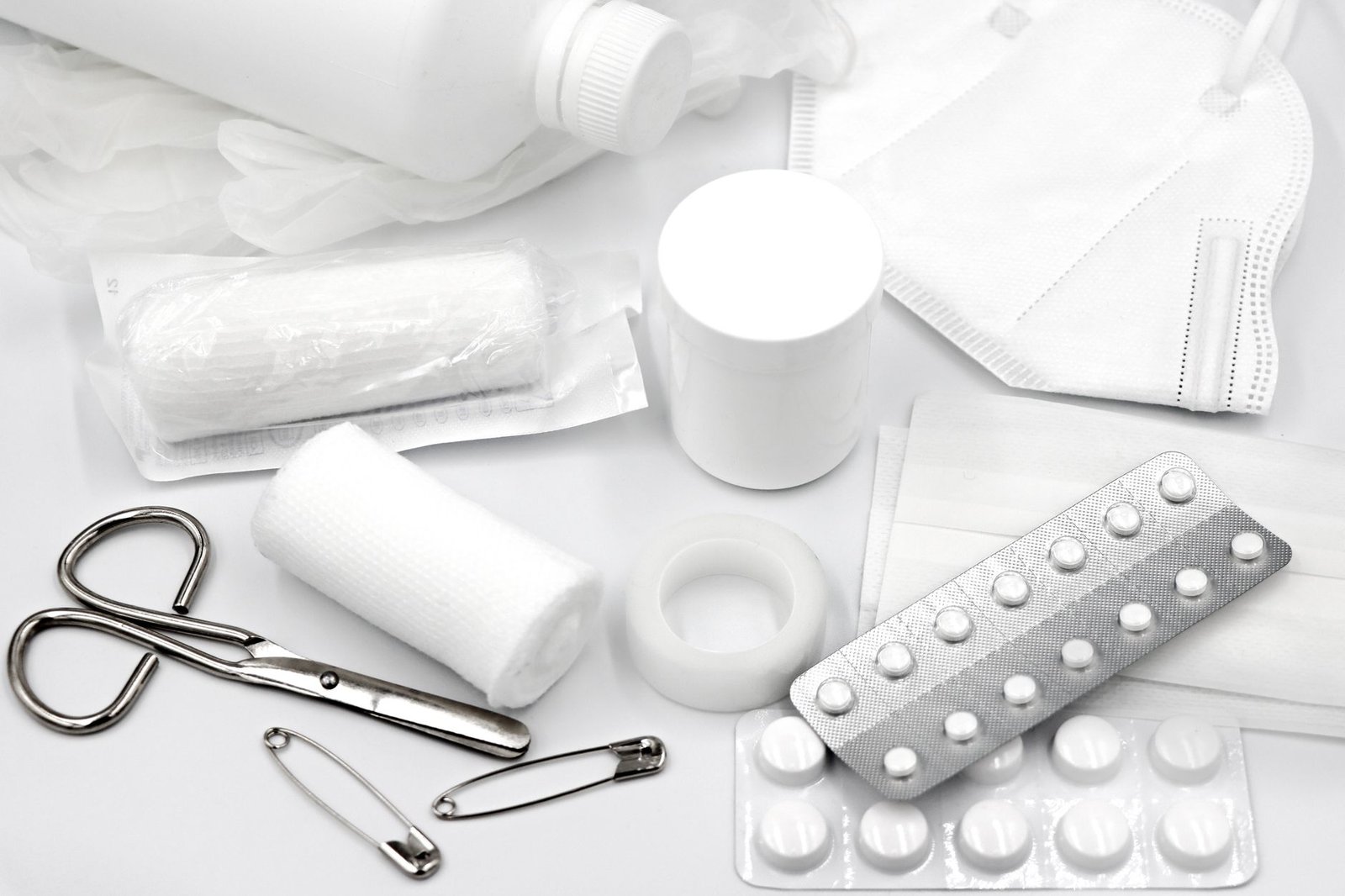 Kit de Primeiros Socorros em Casa: Como Organizar para Nunca Ficar na Mão