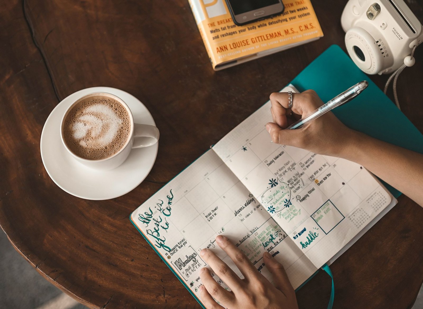 Rotina e Produtividade em Casa: o Guia Completo para Organizar o Dia Sem Viver Cansada