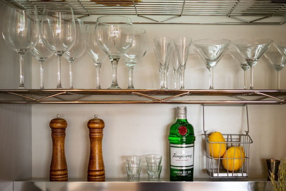 4. Carrinho bar móvel