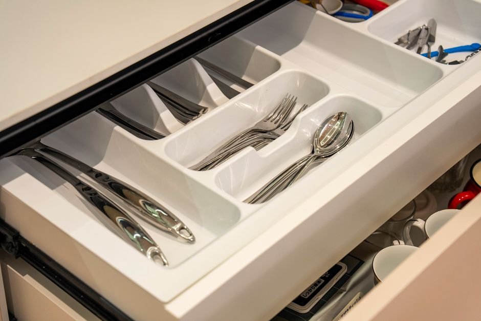 4. Use divisórias para separar do resto dos talheres