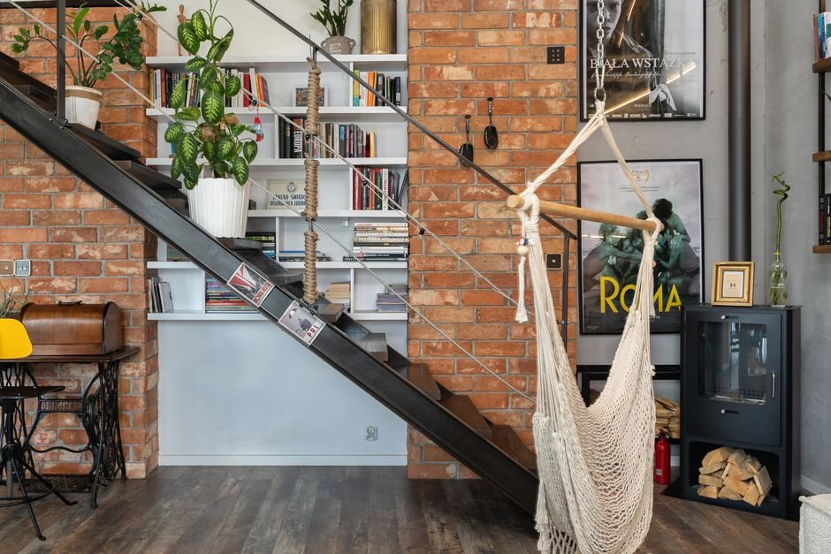 5. Home gym embaixo da escada