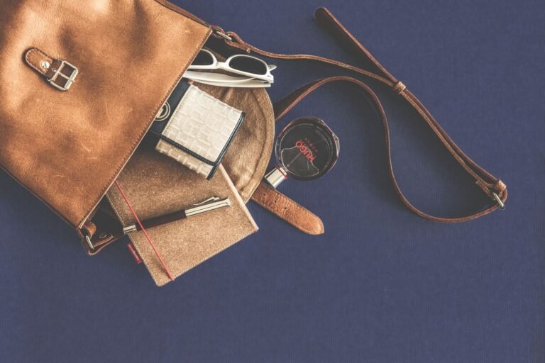 Bolsa do Dia a Dia: Como Organizar o Que Vai Dentro (e Nunca Mais Perder Nada)