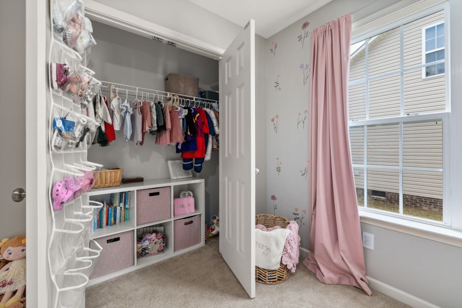 Por que vale a pena organizar o closet pequeno