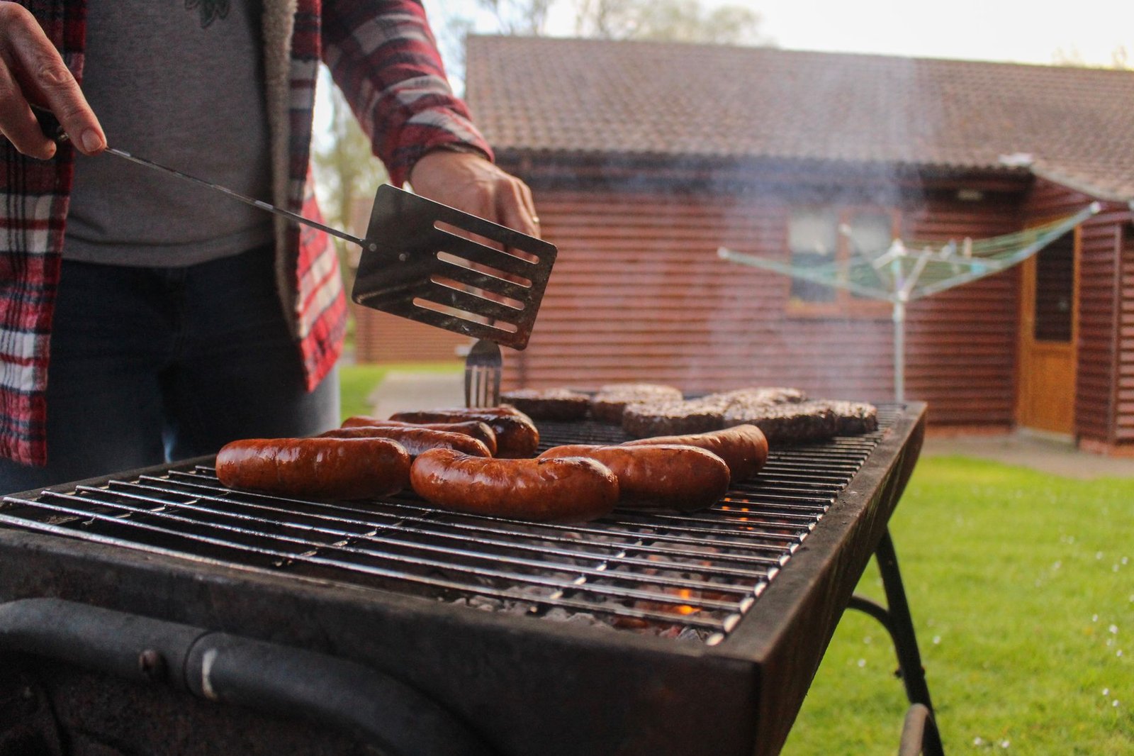 Como organizar um churrasco em casa sem passar sufoco na hora