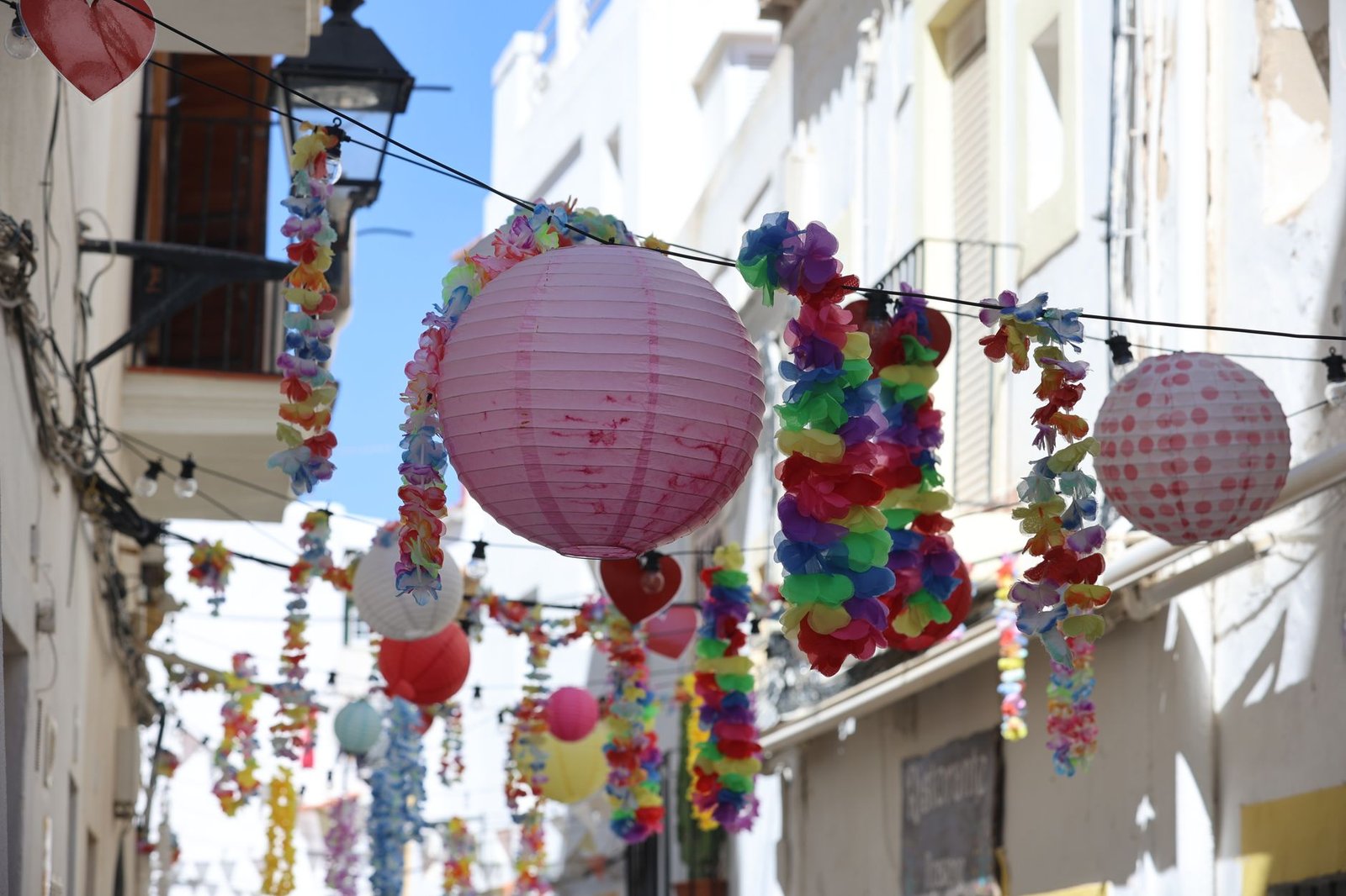 Guirlanda de Festa de Papel: Como Fazer Para Decorar Sem Gastar