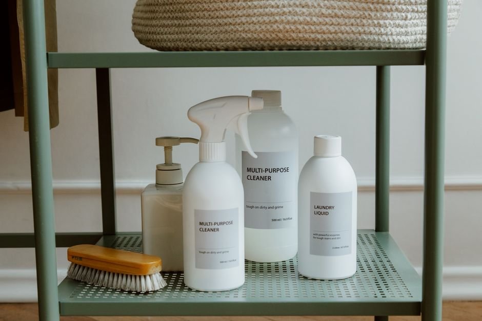Organize os produtos em caixas por tipo de uso